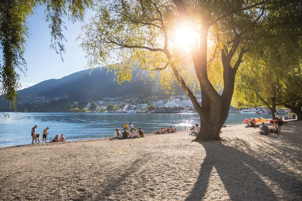 Queenstown Beach in Spring/Summer