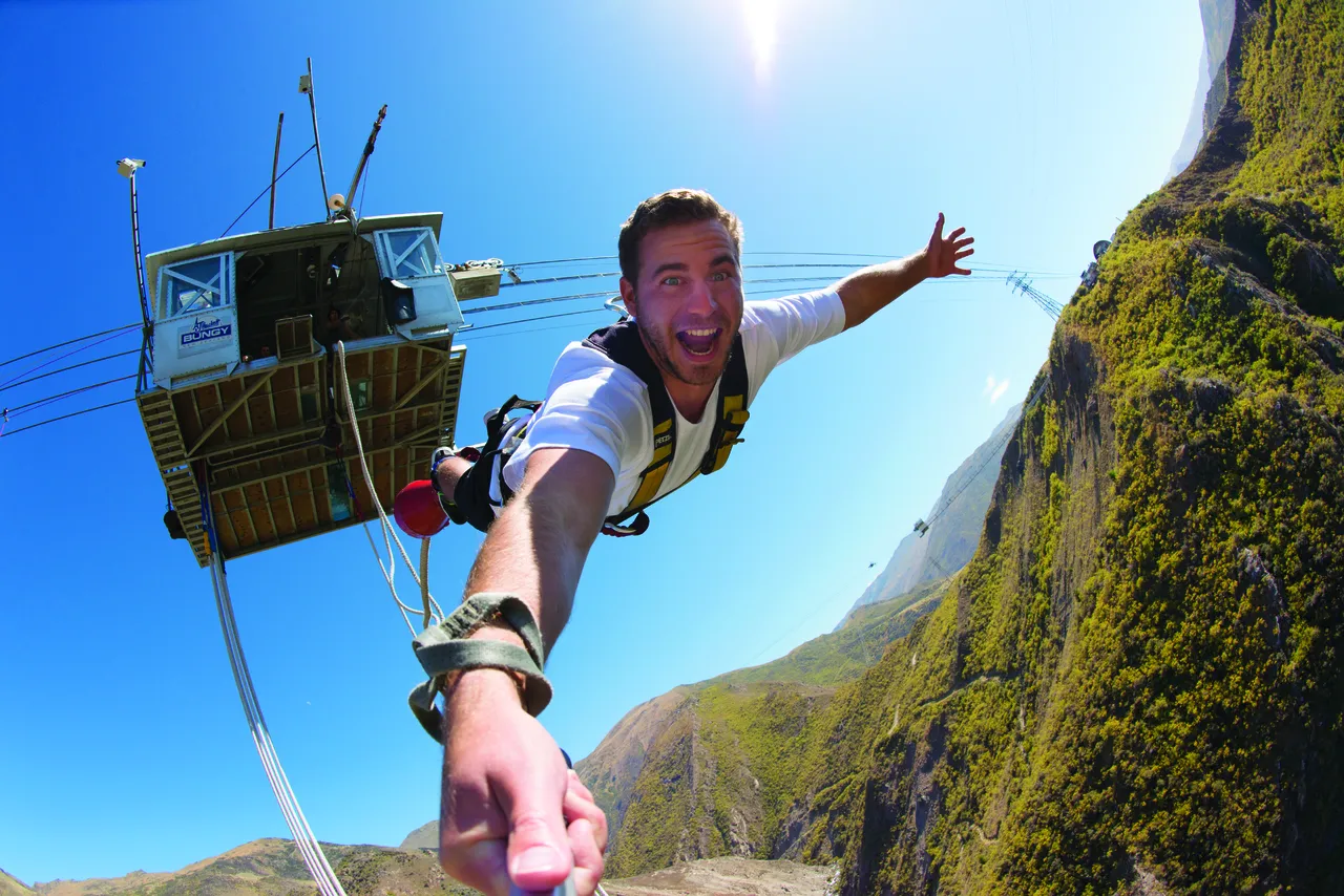 AJ Hackett - Nevis Bungy