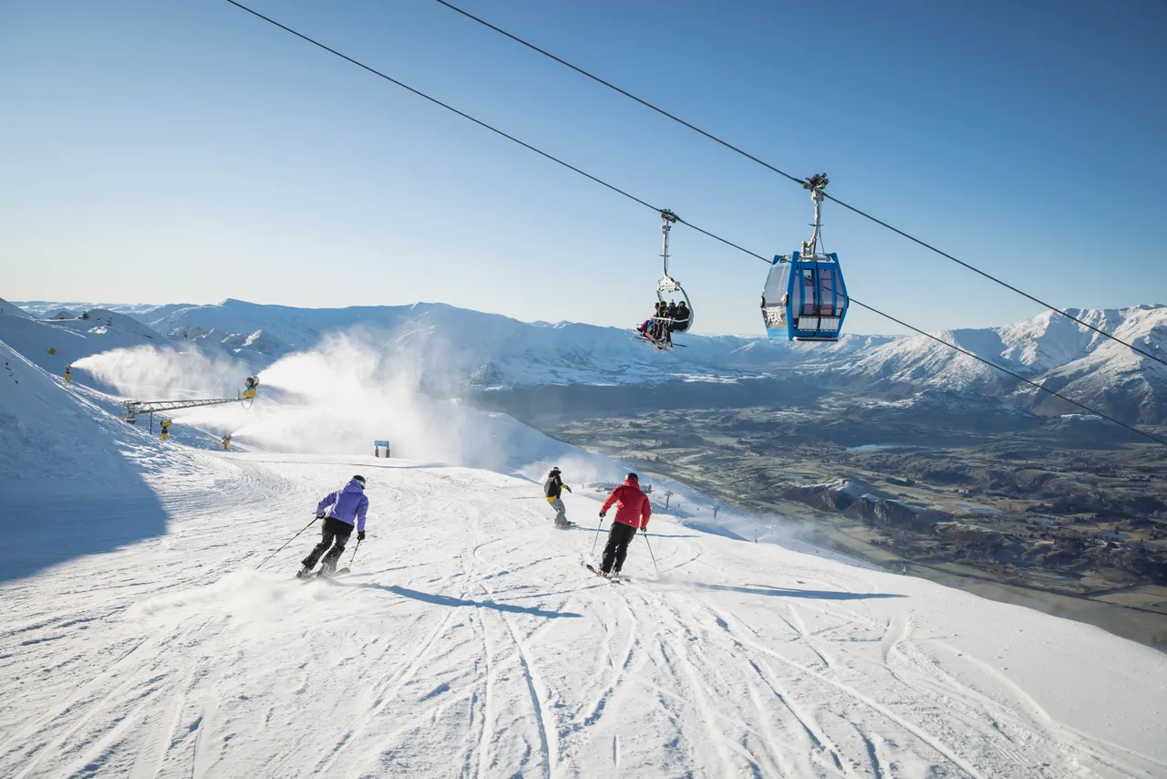 Skiing Coronet Peak