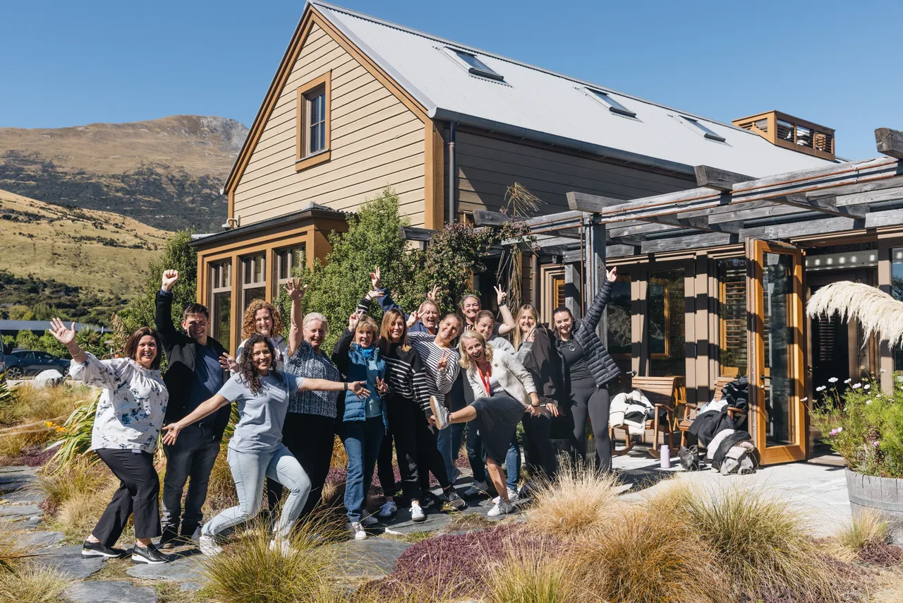 DQ Domestic Famil 2024 - Headwaters Eco Lodge