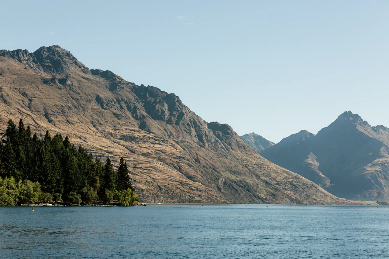 Queenstown Scenic - Cecil Peak & Walter Peak