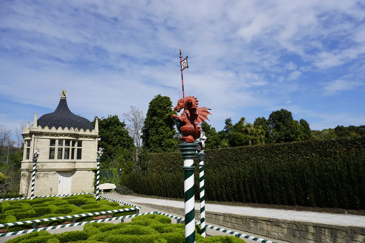 Gardens and Raglan