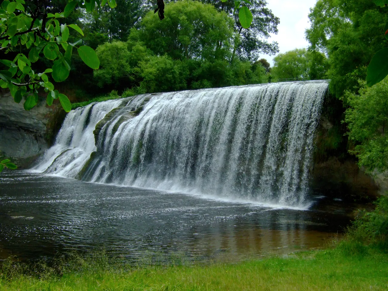 Rere Falls