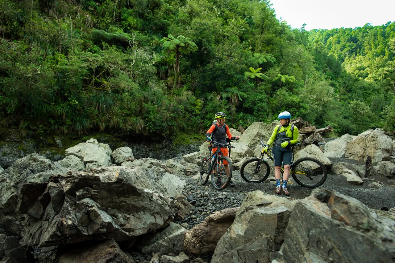 Pakihi Track