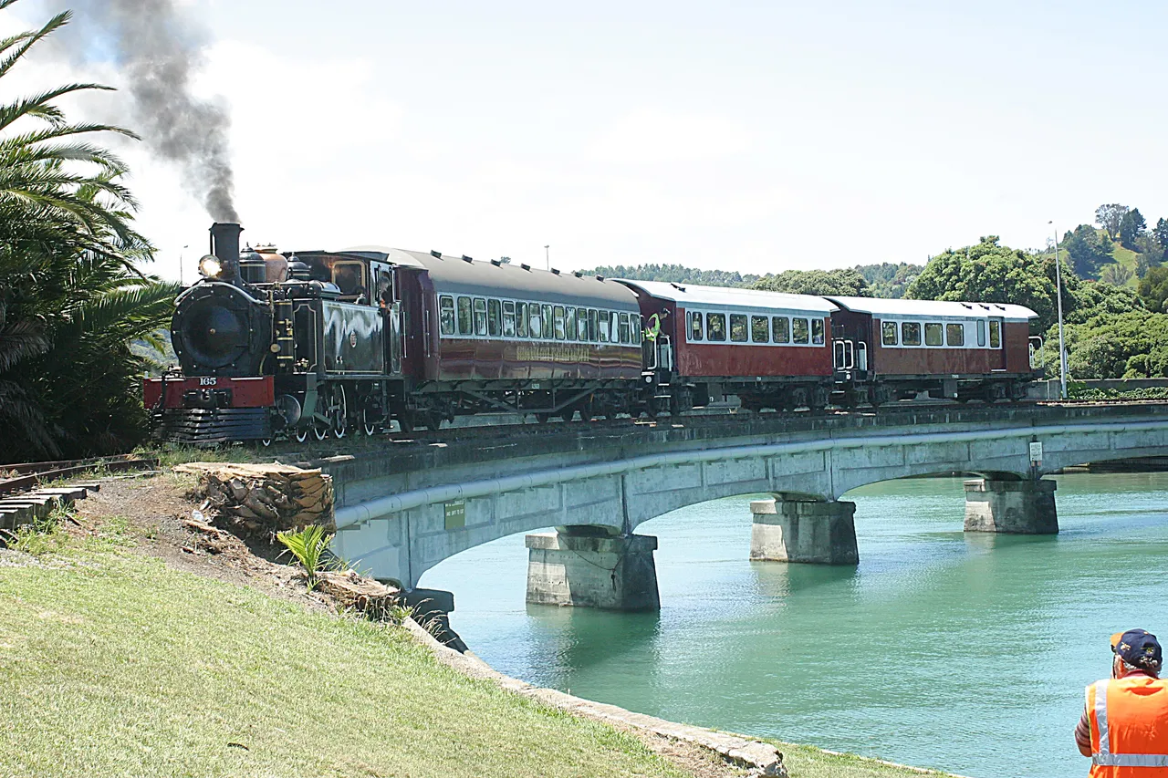 Wa165 Steam Locomotive