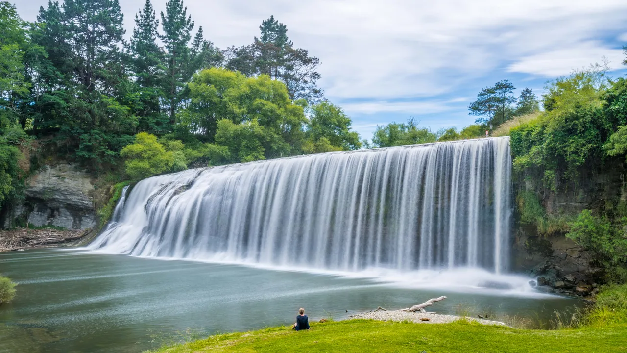 Rere Falls