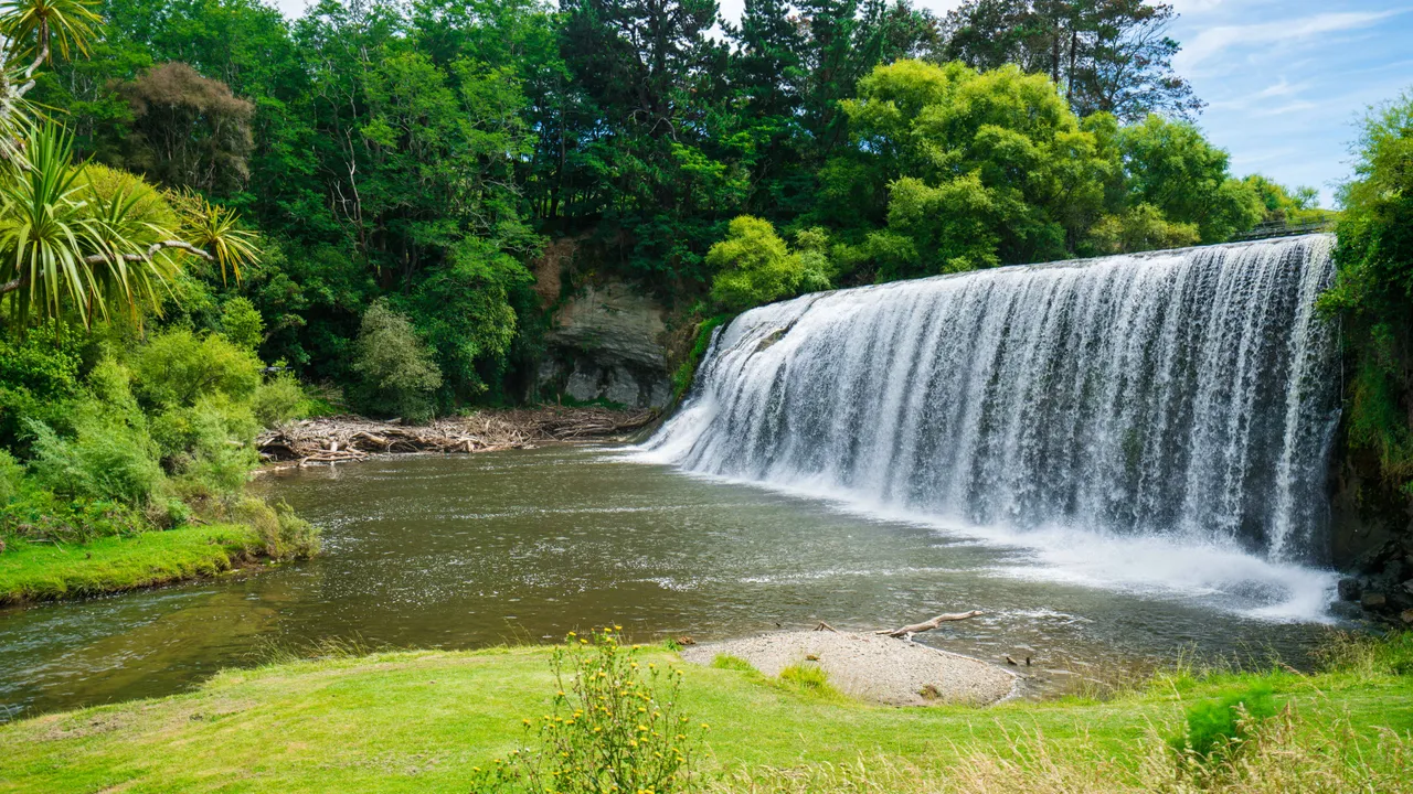 Rere Falls