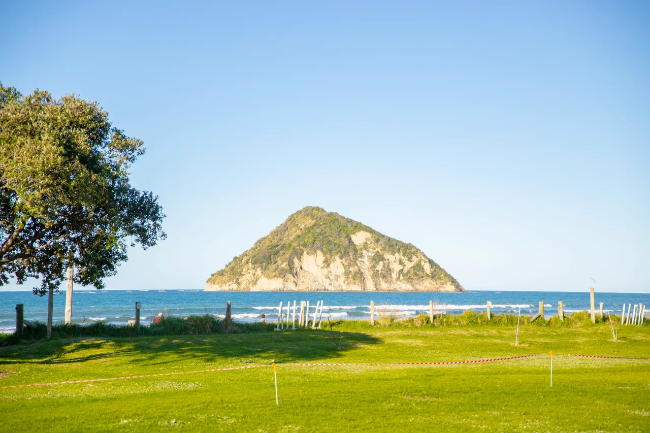 Anaura Bay