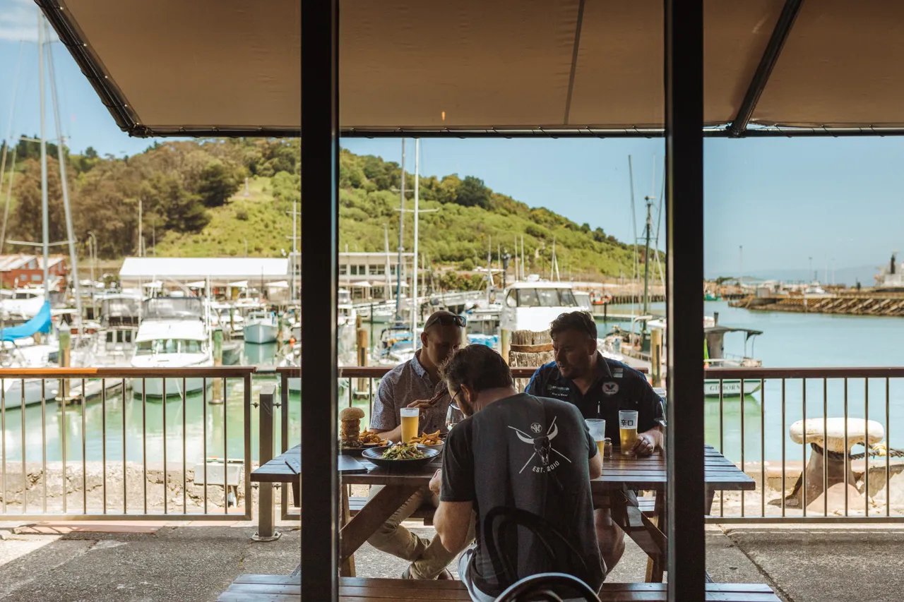 Wharf Bar & Grill
