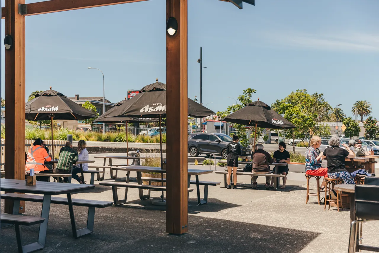 Wharf Bar & Grill 