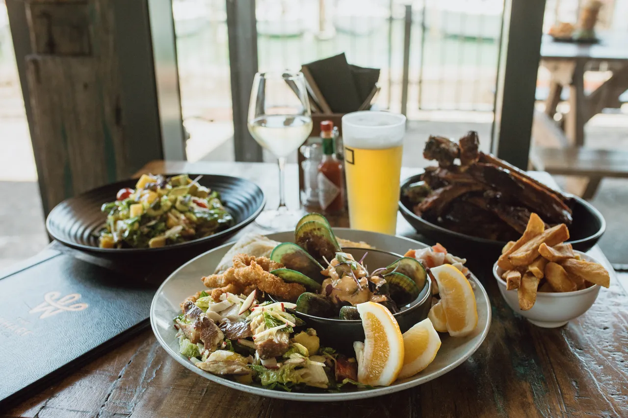 Wharf Bar & Grill 