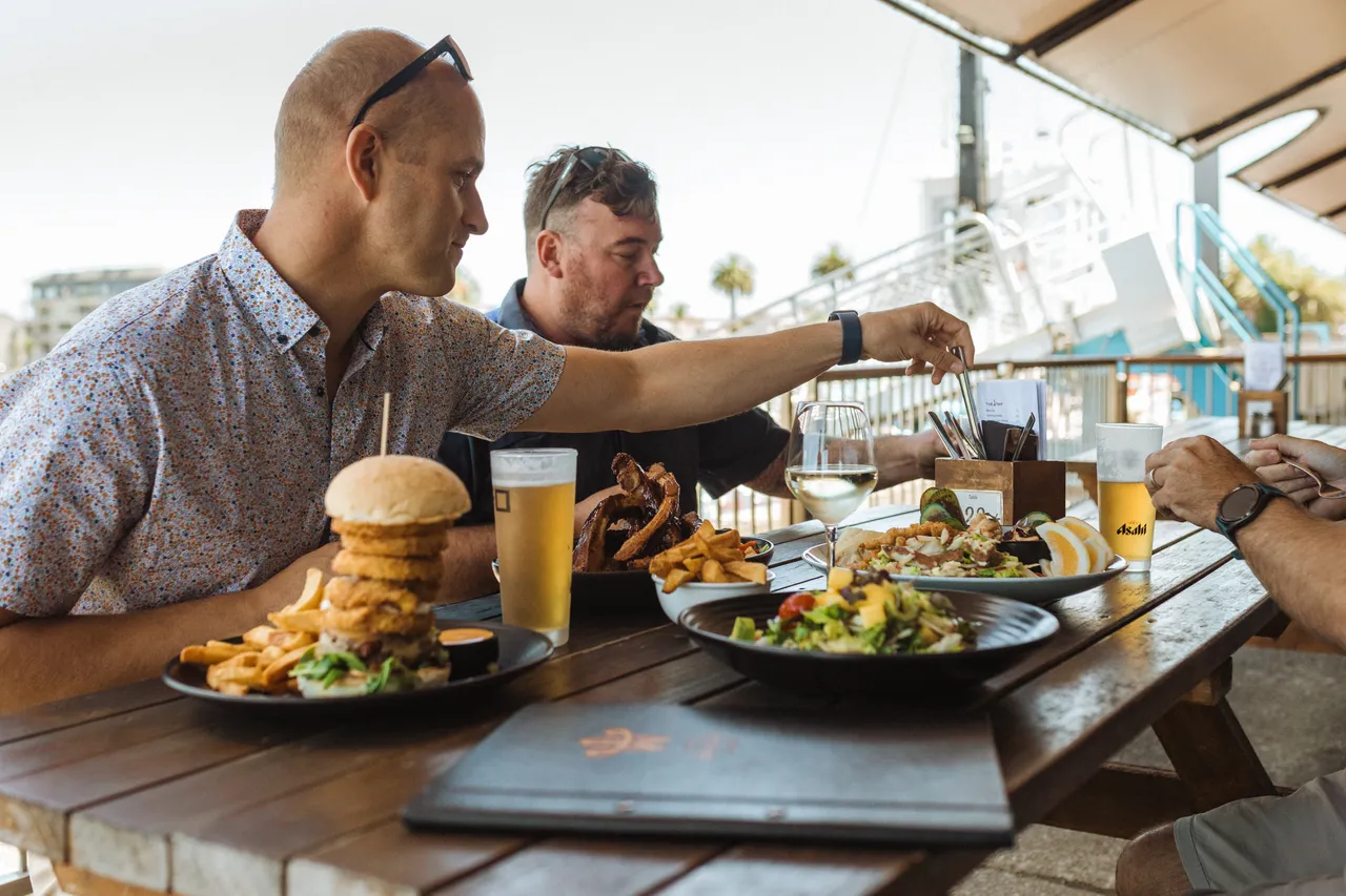 Wharf Bar & Grill 