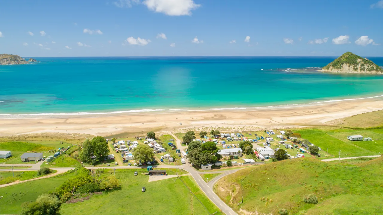 Anaura Bay 