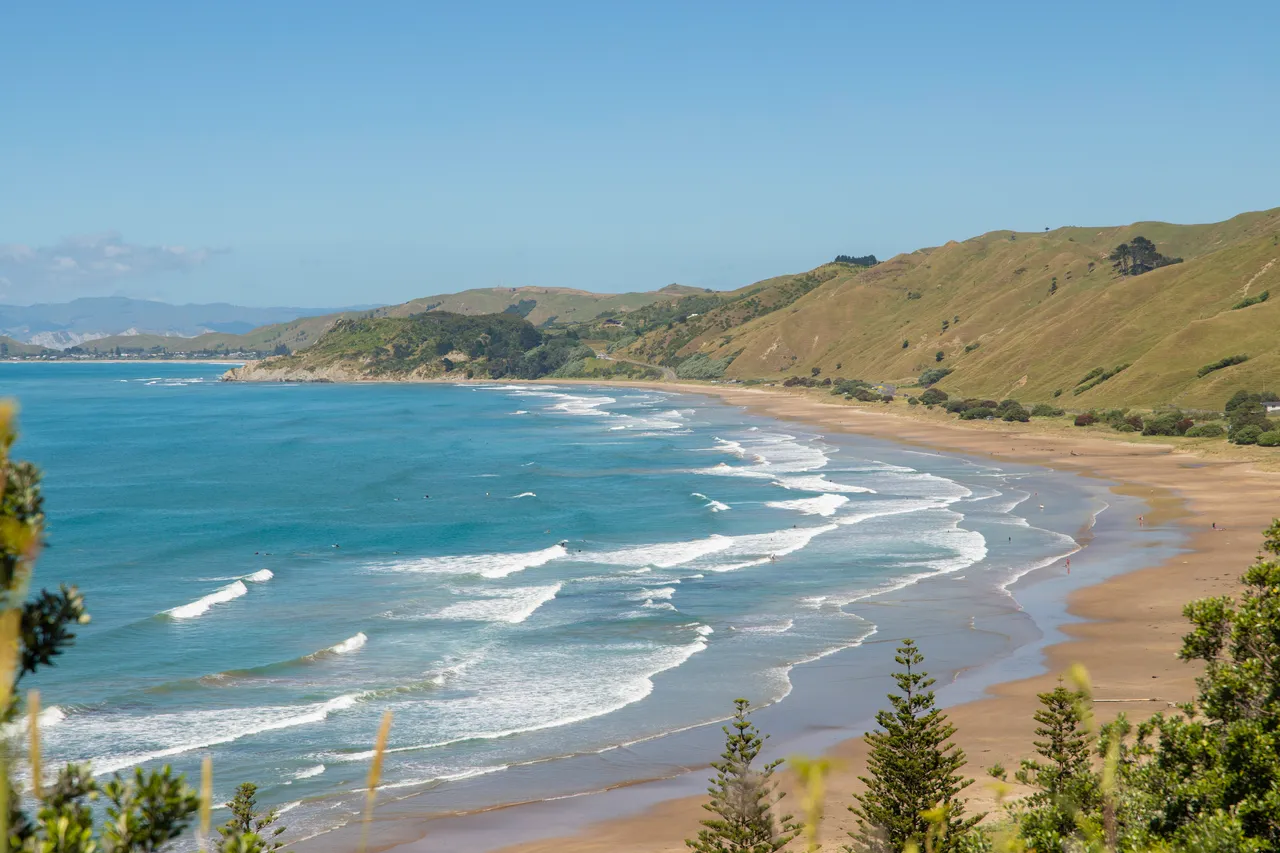 Makorori Beach