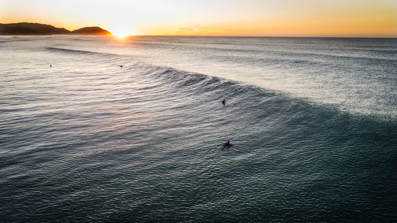 Wainui Beach Surfing