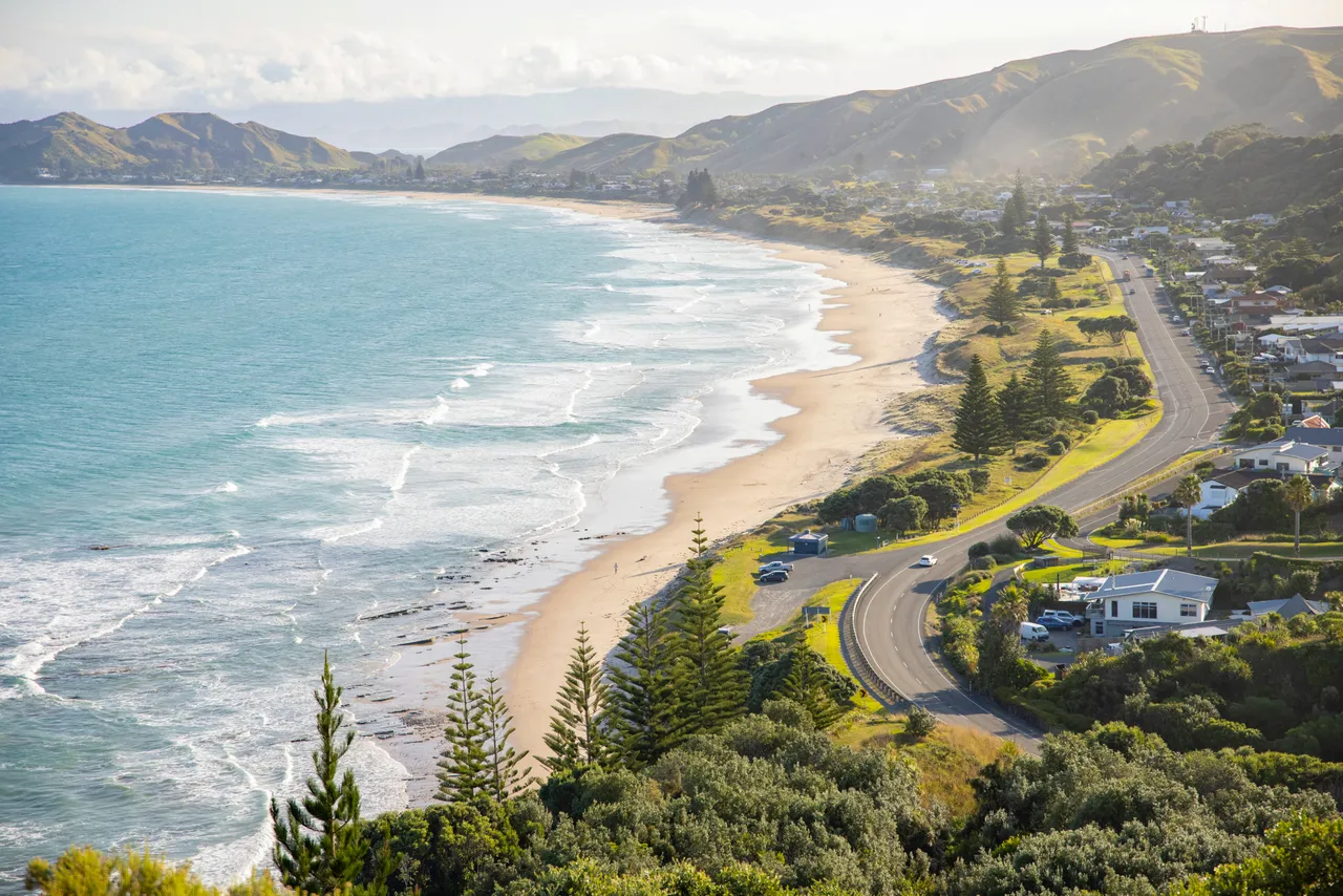 Makorori Headland Lookout