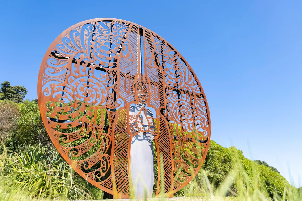 Te Maro Sculpture