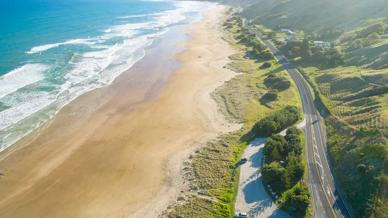 Makorori Beach