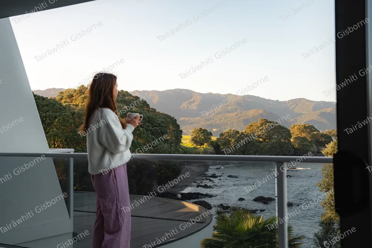 20240911-Te Kaha Beach Hotel-06