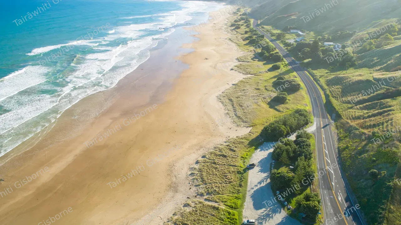 Makorori Beach