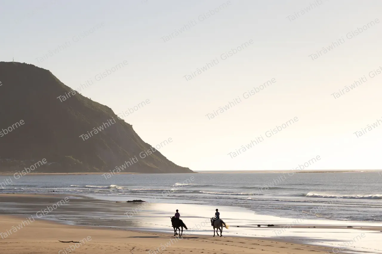 Makorori Beach  