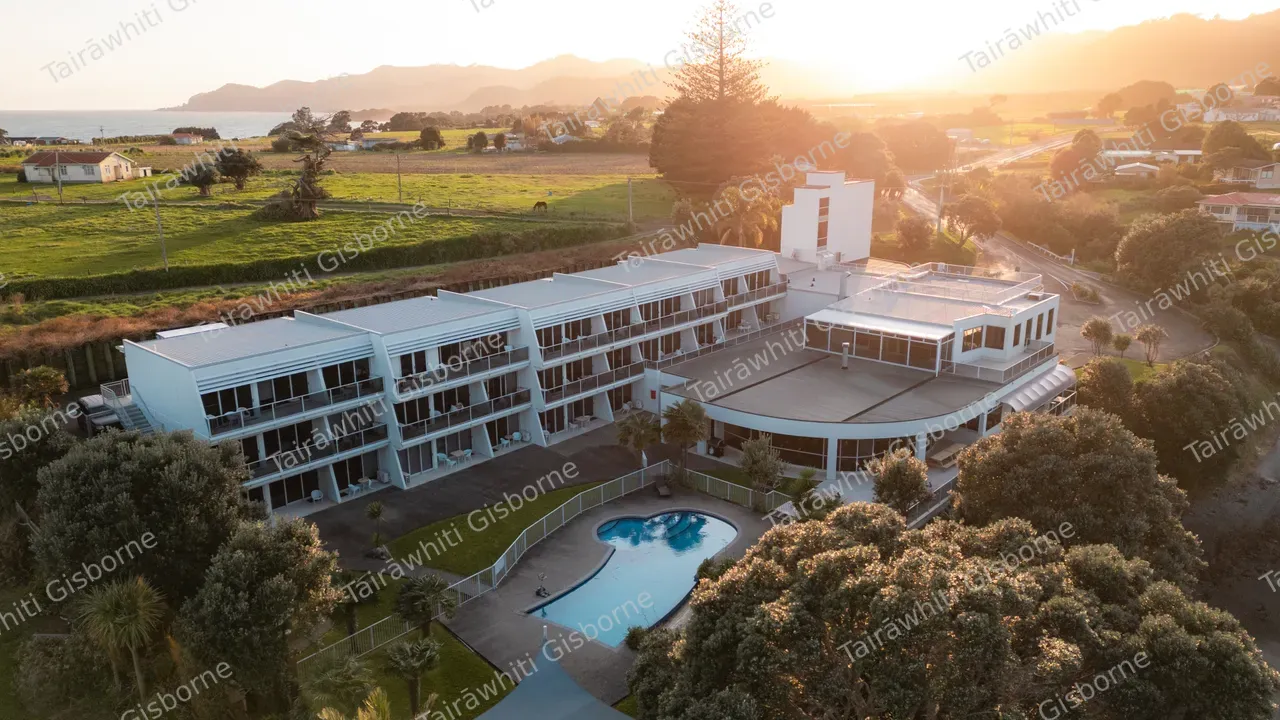 20240911-Te Kaha Beach Hotel-01