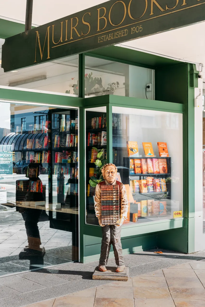 Tairāwhiti Gisborne Image Library - Muirs Bookshop - Gisborne