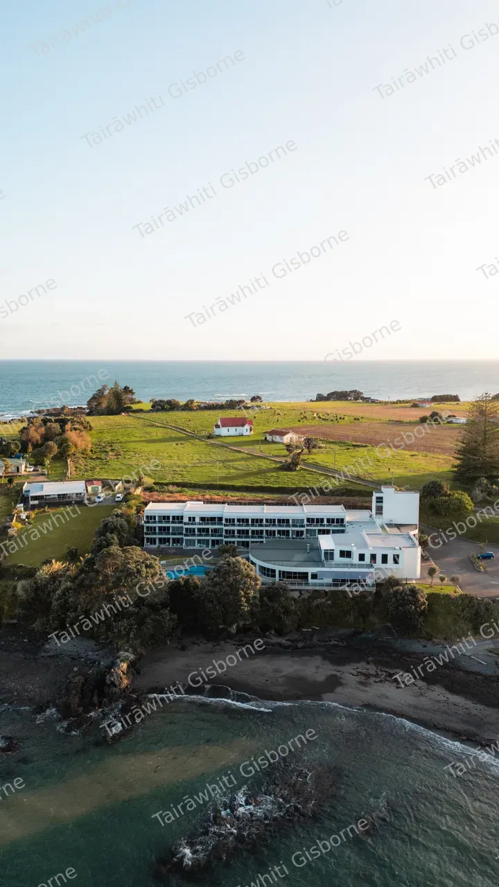 20240911-Te Kaha Beach Hotel-09