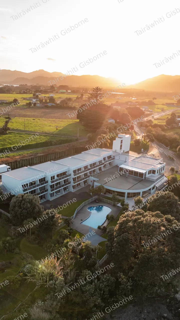 20240911-Te Kaha Beach Hotel-08