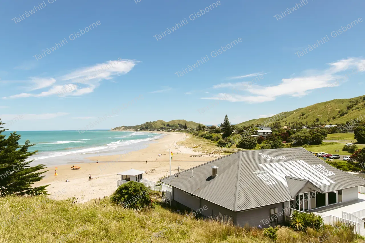 Wainui Beach