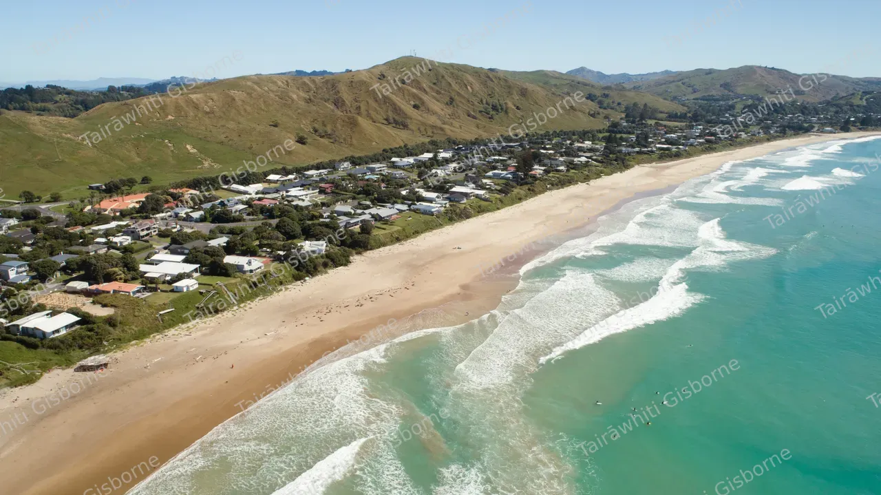 Wainui Beach