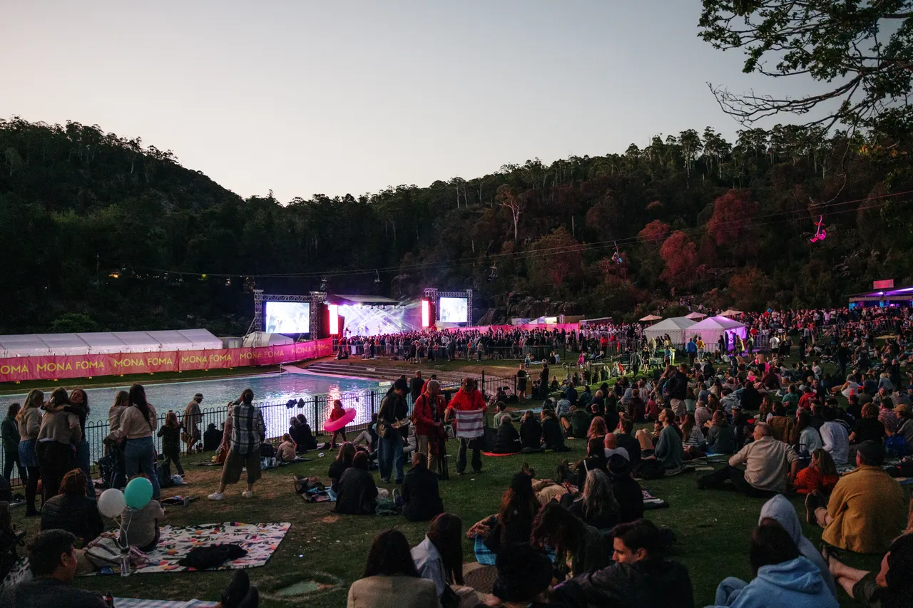 Festivals & Events (181)