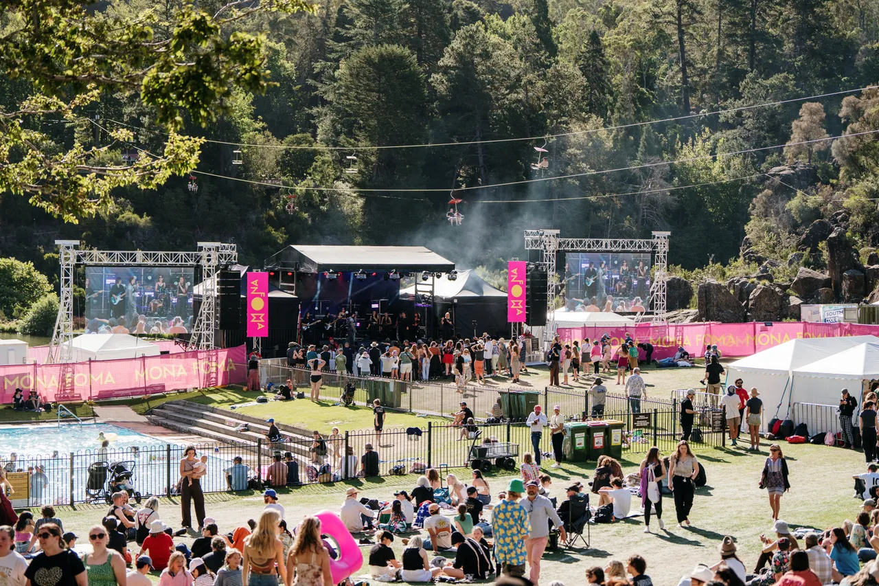 Festivals & Events (32)
