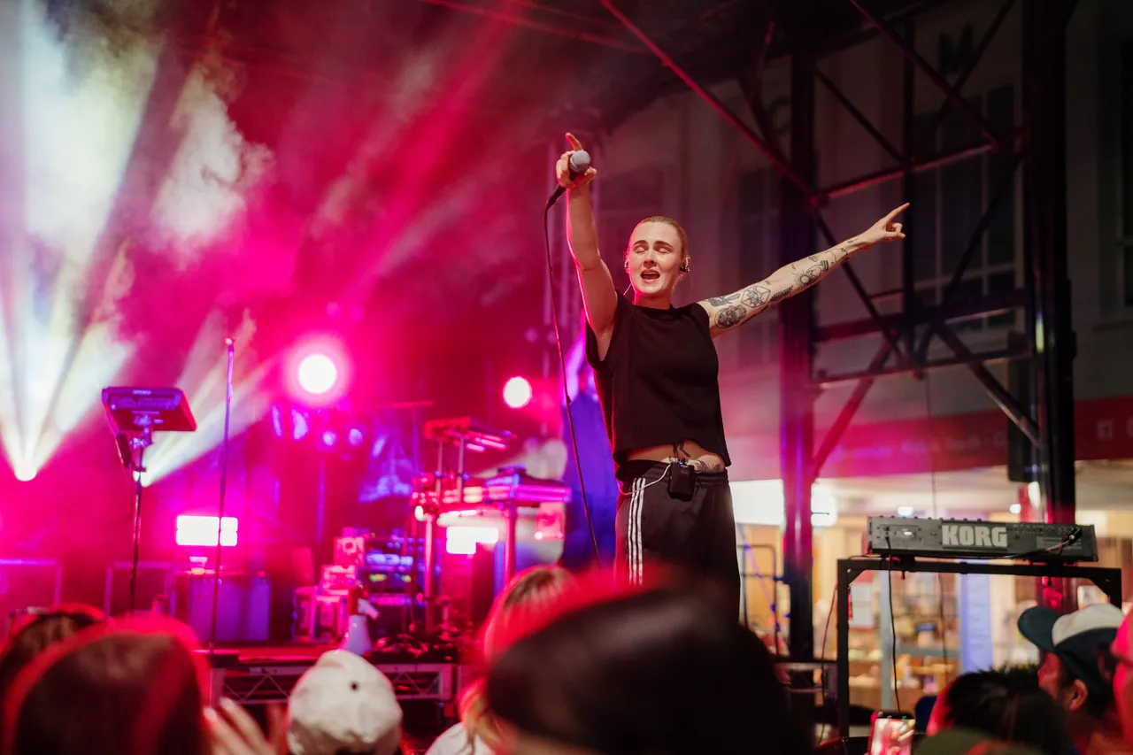 Festivals & Events (19)