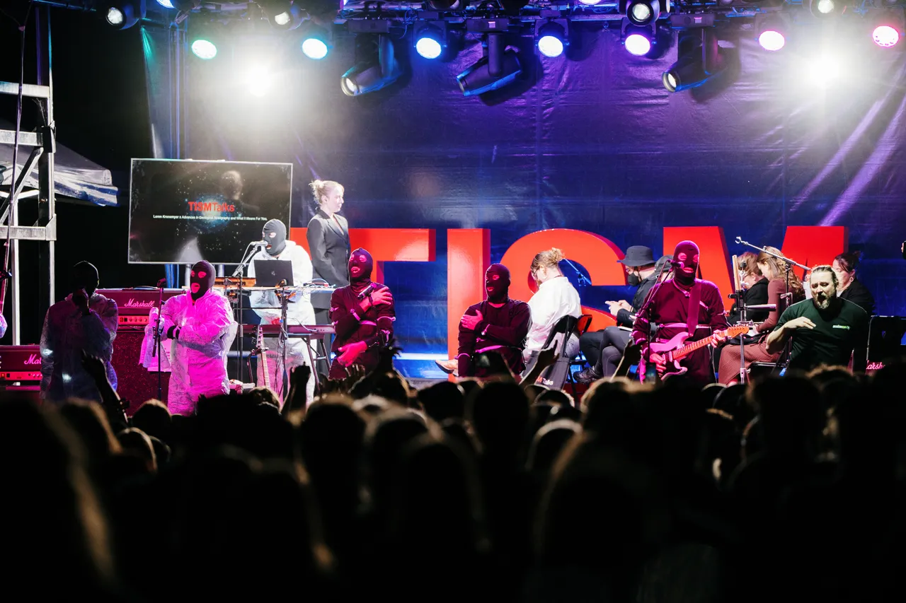Festivals & Events (152)