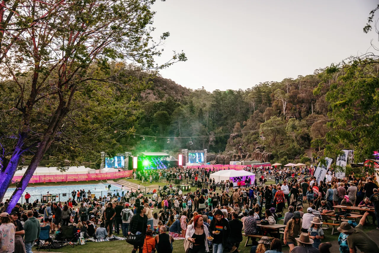 Festivals & Events (163)
