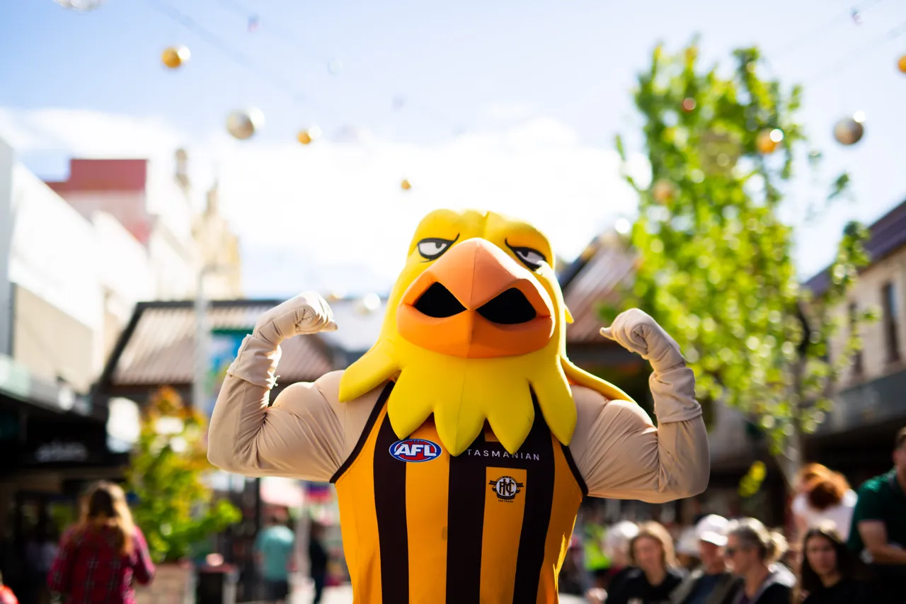 LightingoftheTree2025-41