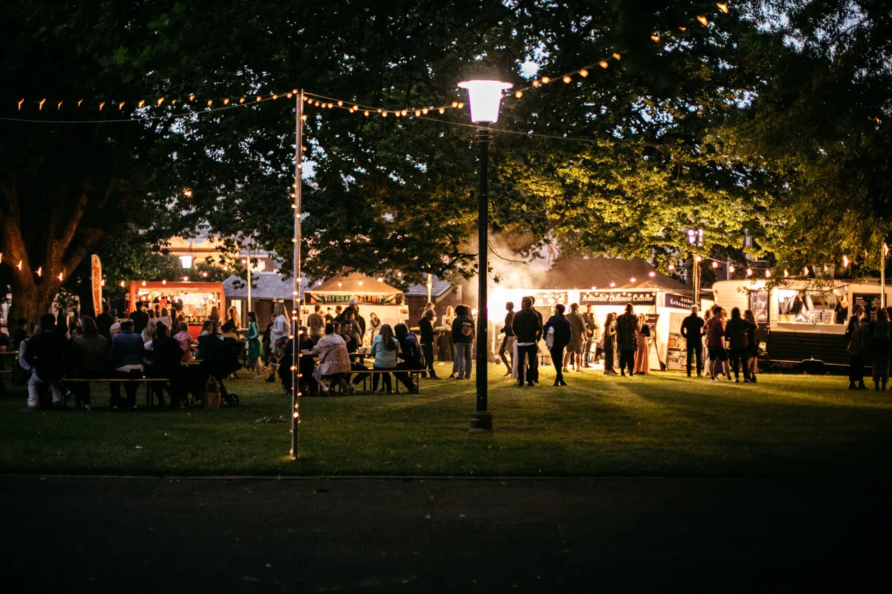 Festivals & Events (15)