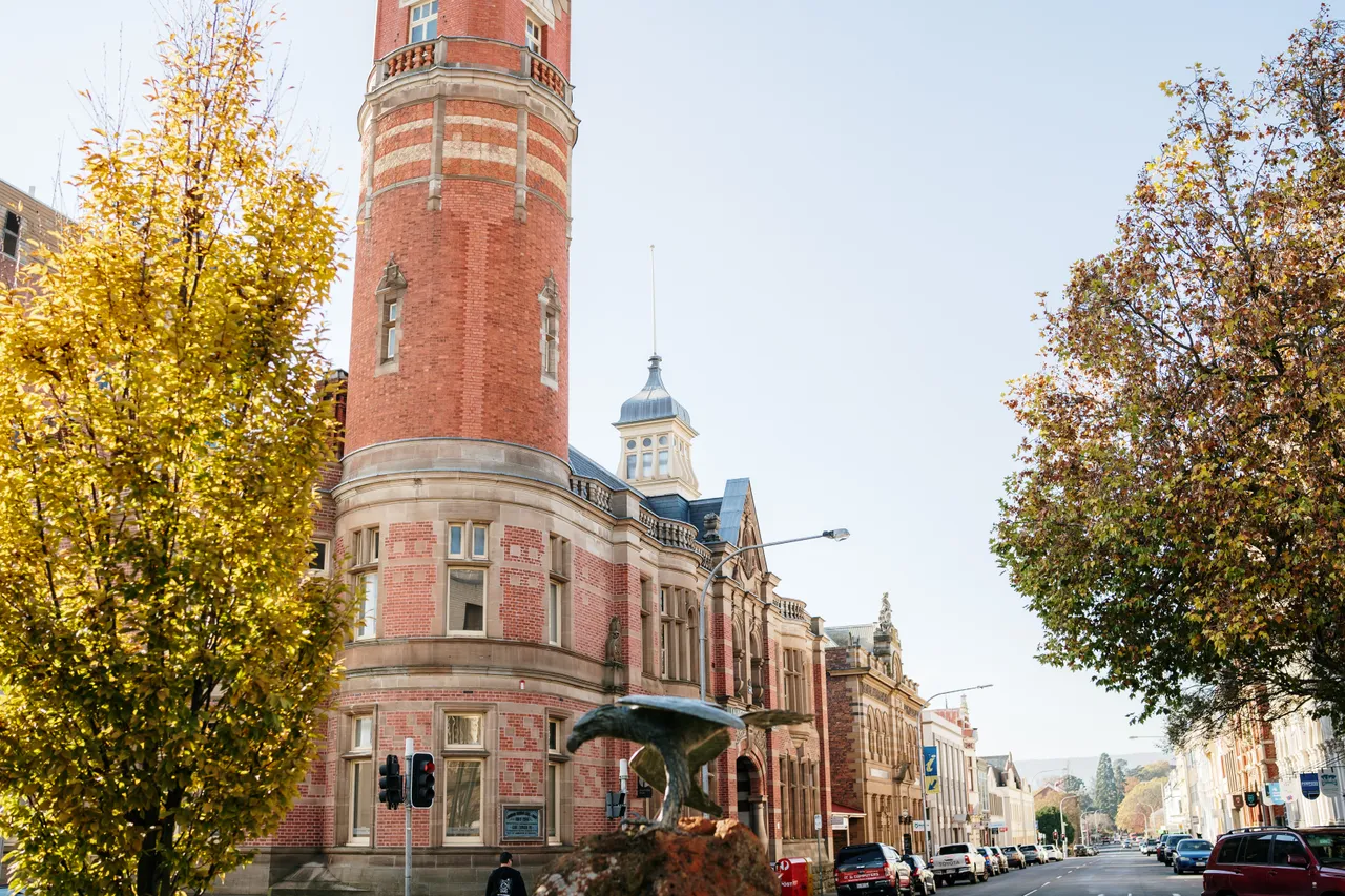 Architecture & Streetscapes 