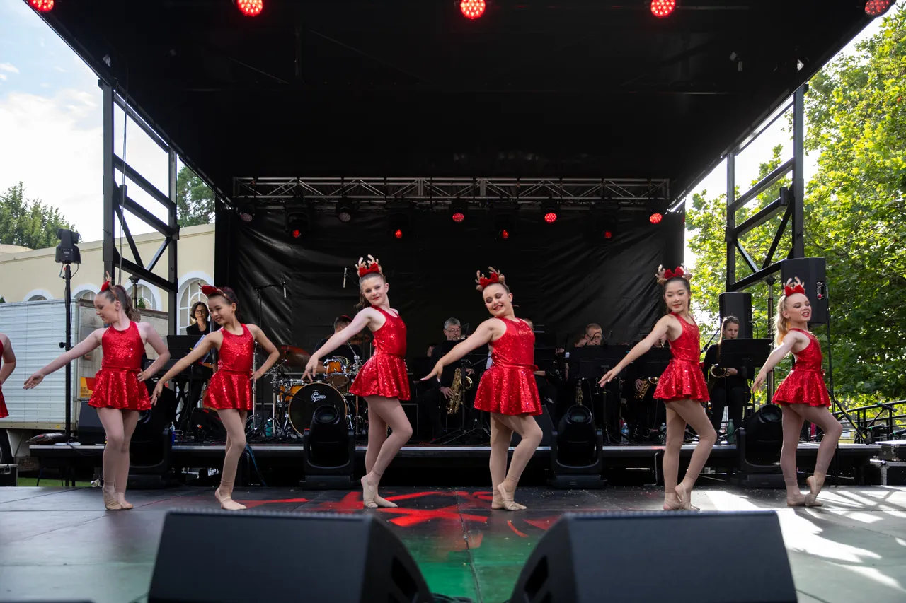 Carols by Candlelight  (20)