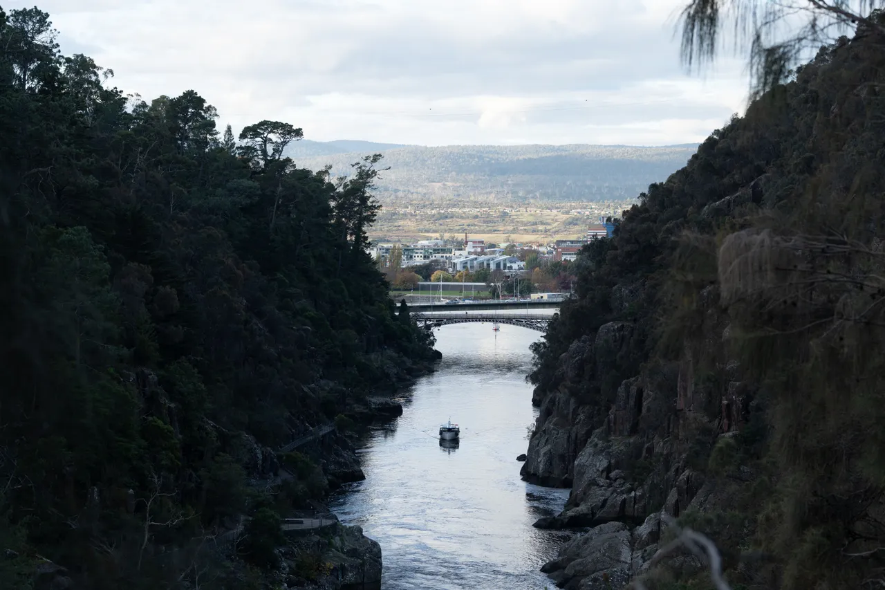 Cataract Gorge and Kings Bridge