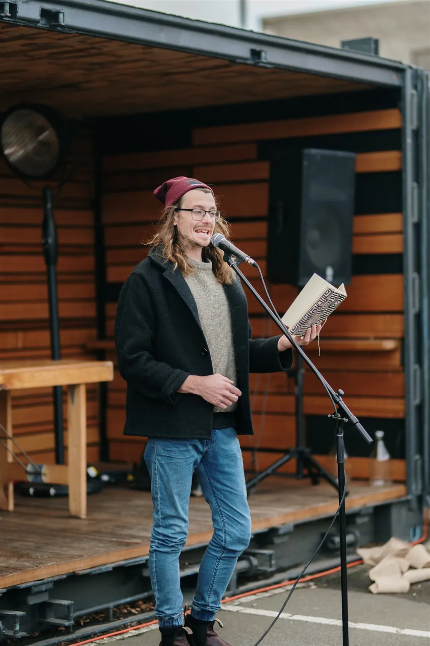 Performing People