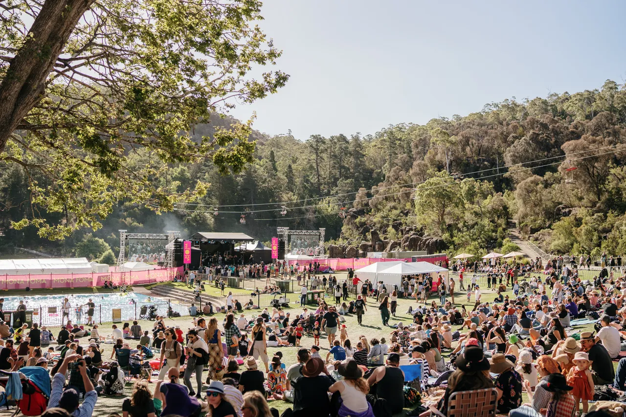 Festivals & Events (153)
