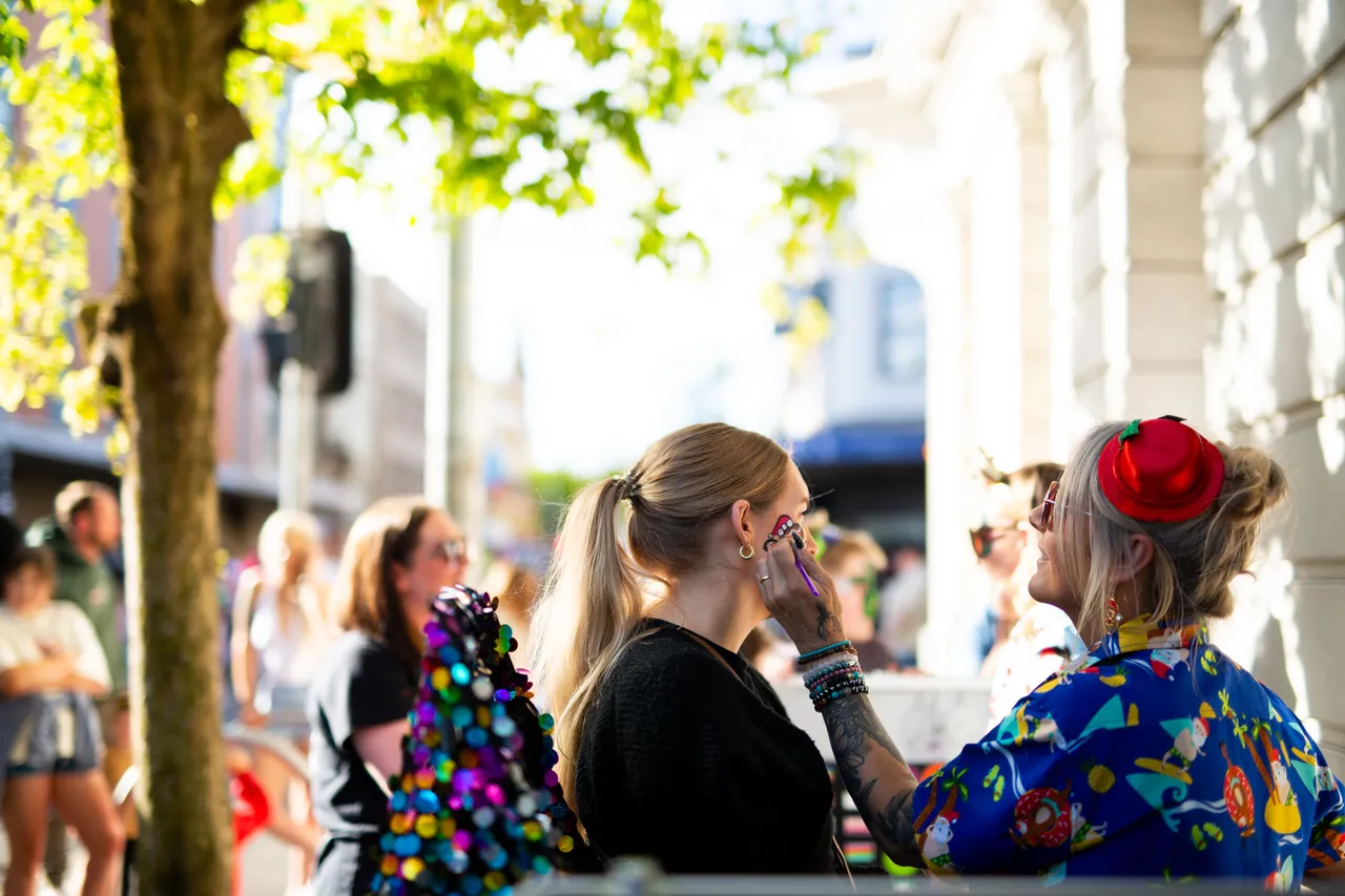 LightingoftheTree2025-55