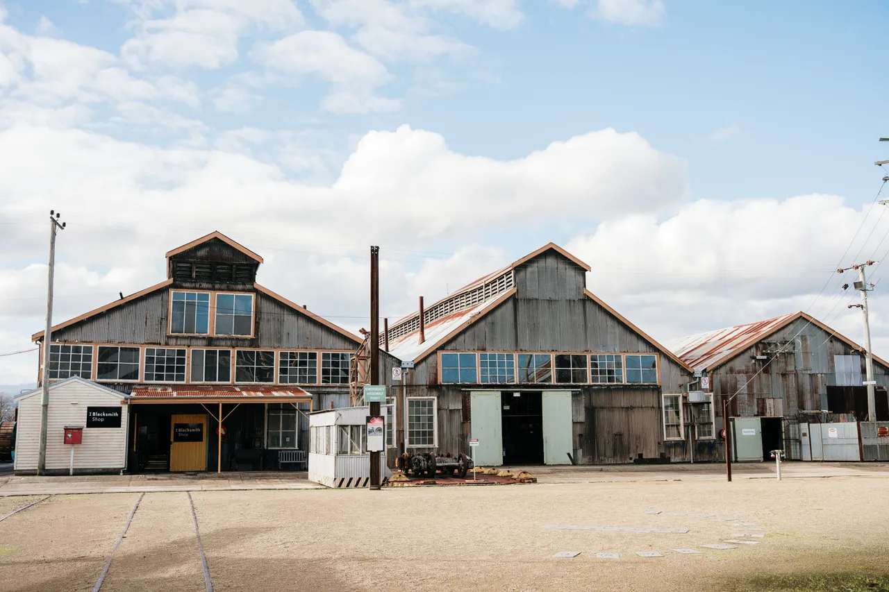 Architecture & Streetscapes 