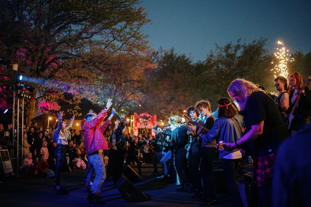 Festivals & Events (9)