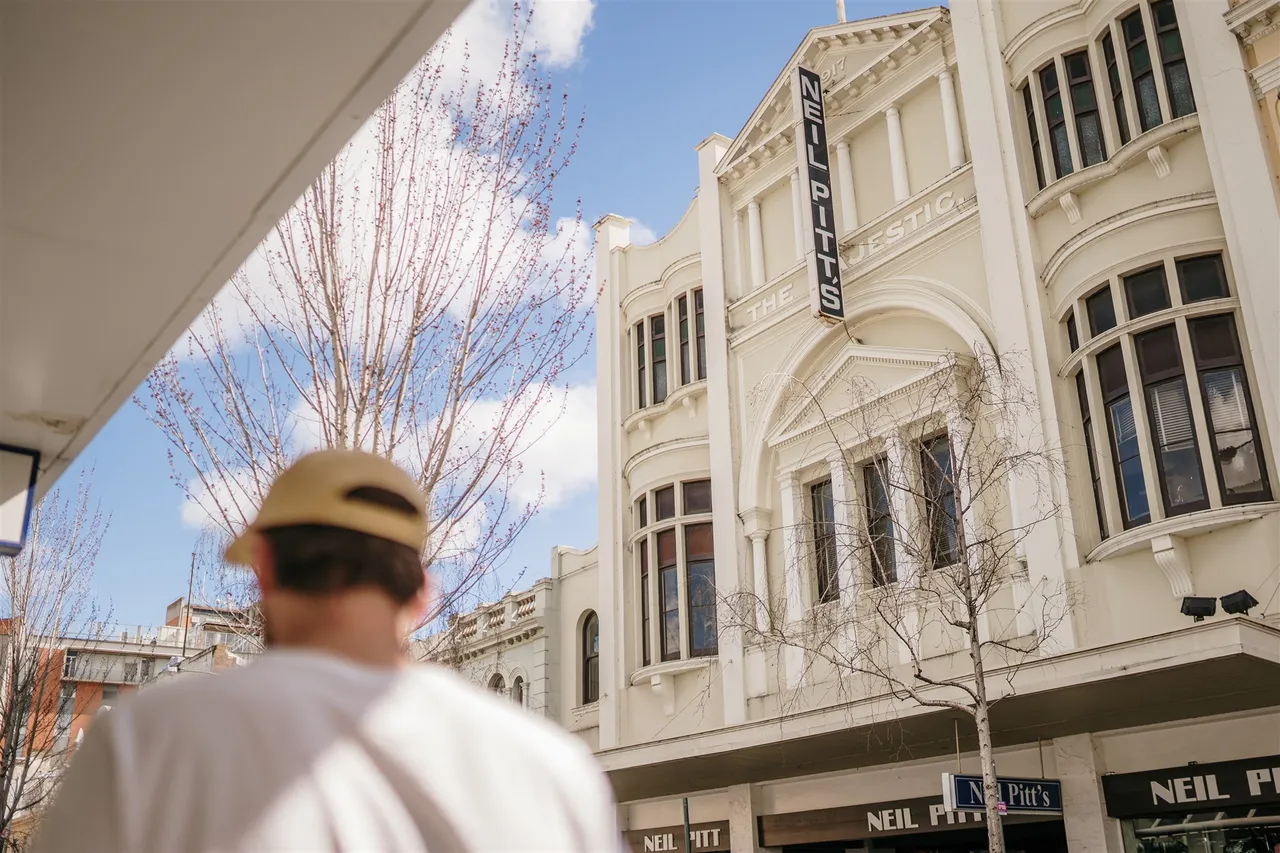 Architecture & Streetscapes  