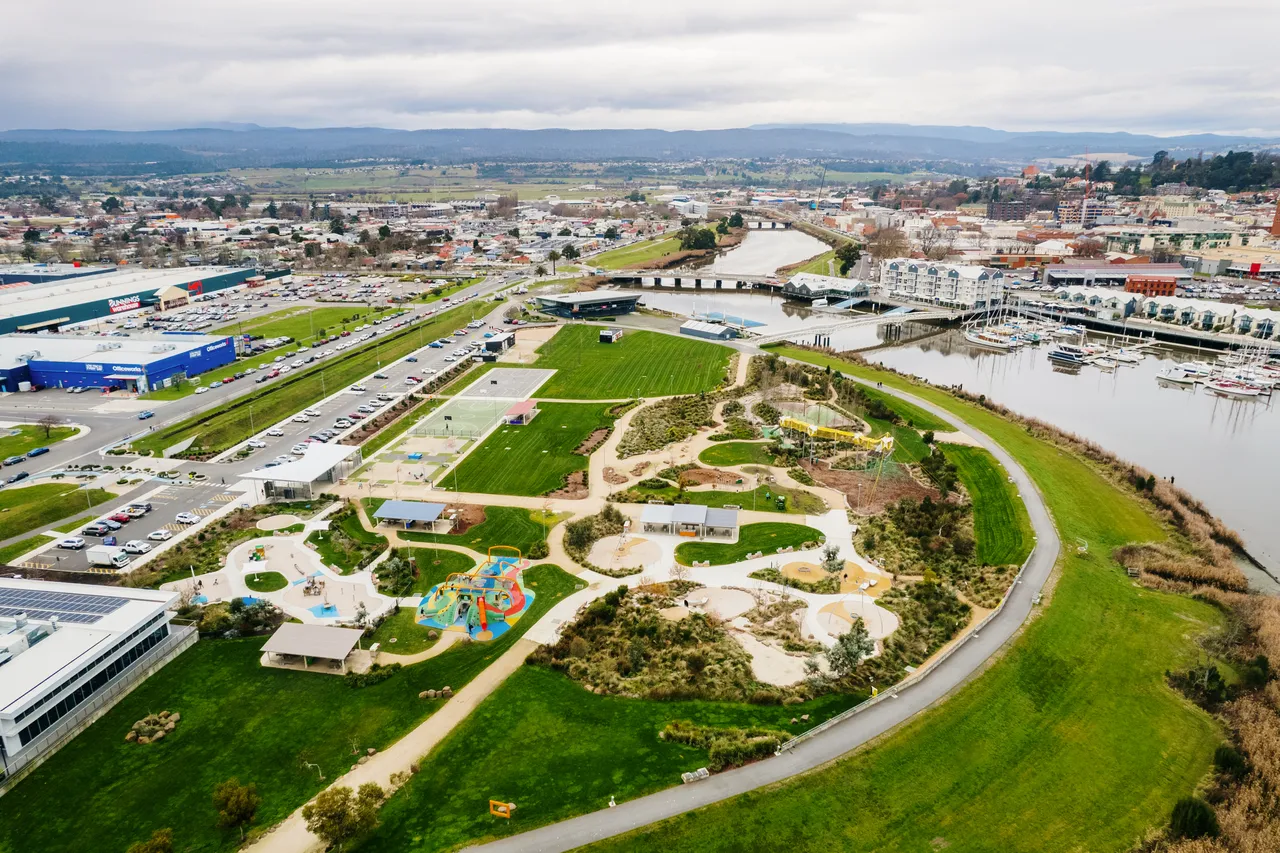 Launnie City aerial  (1)