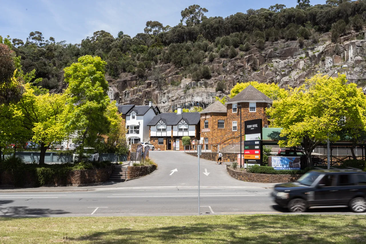 Architecture & Streetscapes  (131)