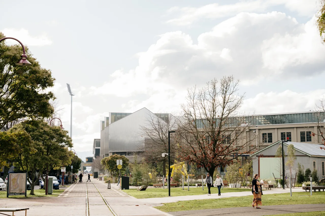 Architecture & Streetscapes 